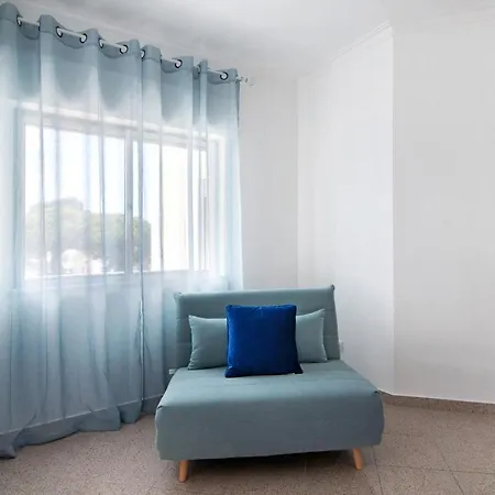 Jade Apartment *